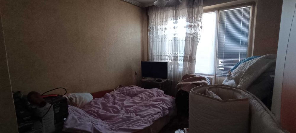 Продавам 4 стаен апартамент в идеален център.