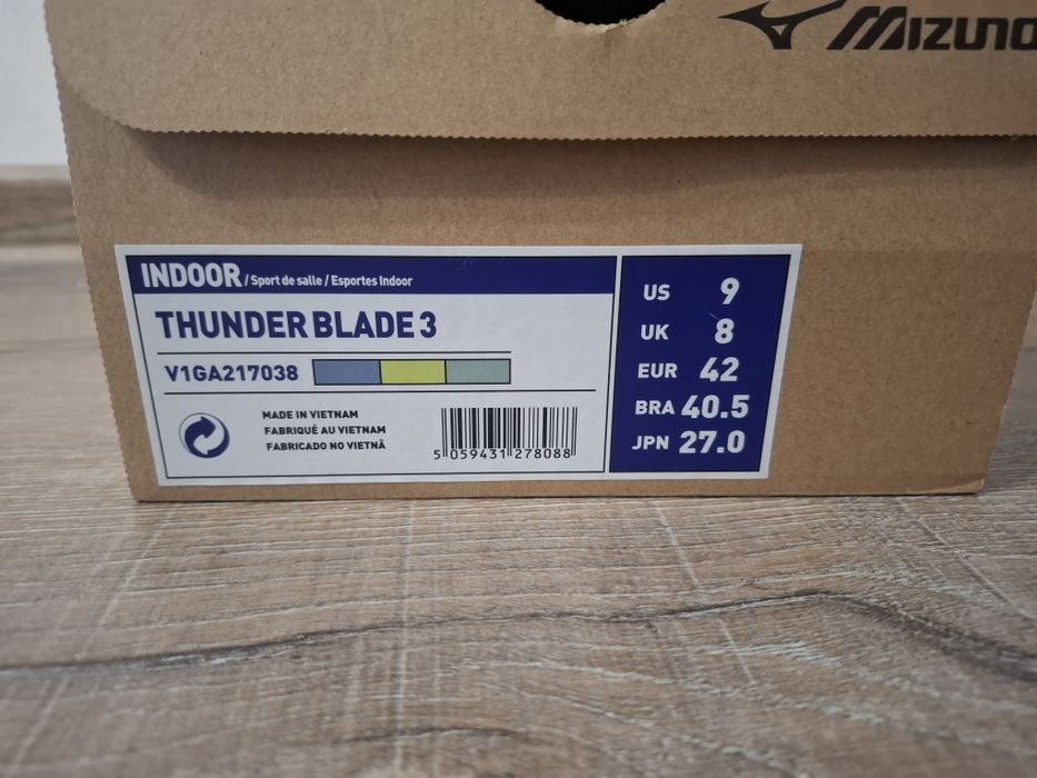 Маратонки за зала Mizuno 42