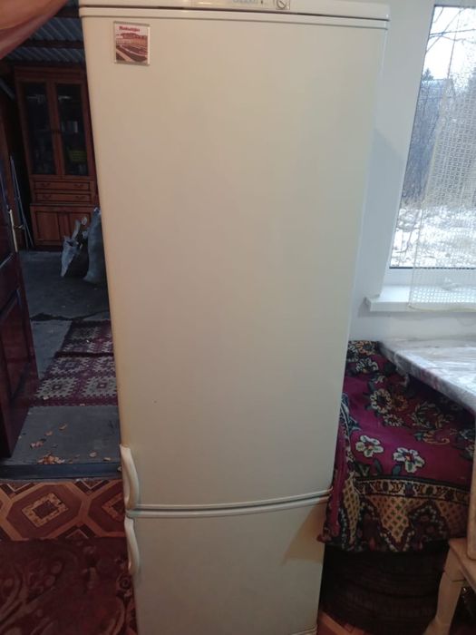 Продам холодильник