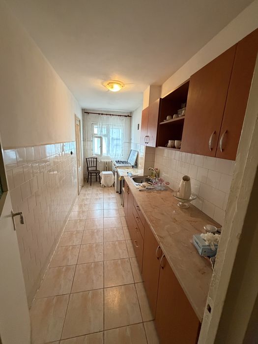 Apartament de inchiriat,2 camere vis-a-vis de Sala Polivalenta