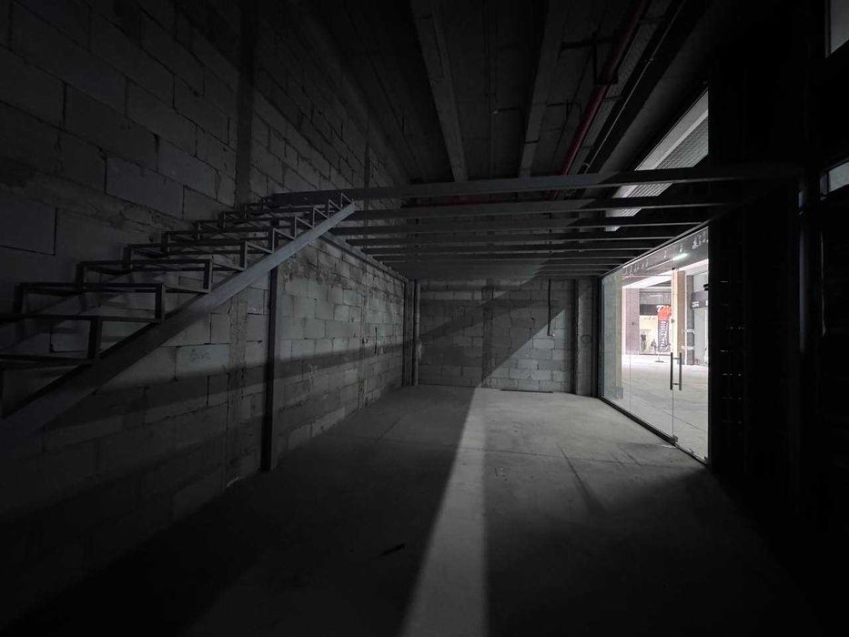 Офисное помещение ТРЦ ALFRAGANUS 1 этаж, 63 кв.м. высота 6 м.=