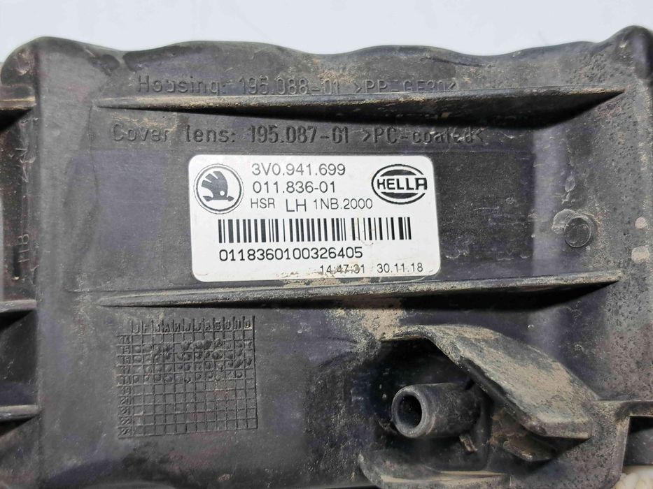 Proiector ceata stanga Skoda Superb III Combi (3V5) [Fabr 2015-2024]