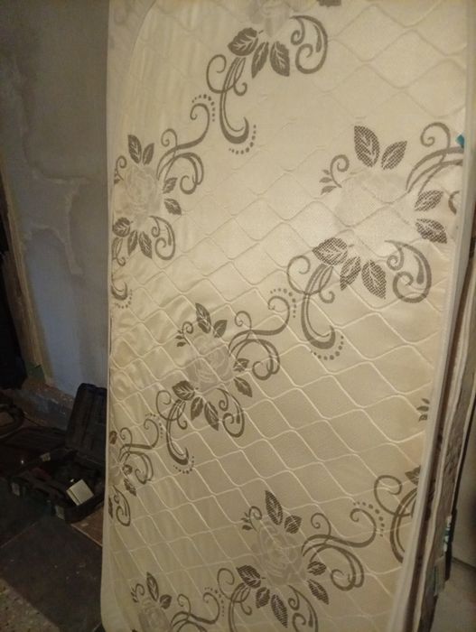 Продам матрас 2 шт