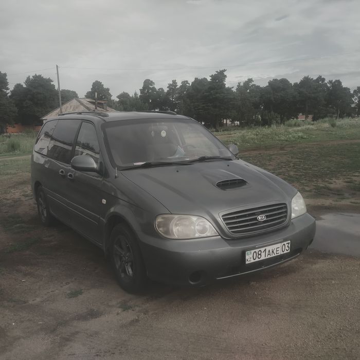 KiA carnival  2002
