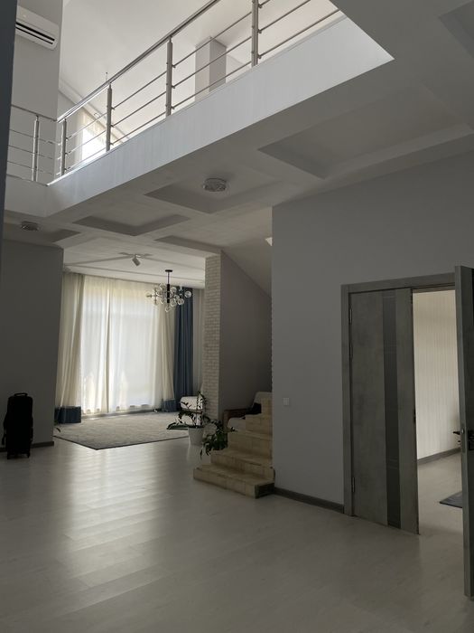 Продается современный дом в Бектемирском районе (ул. Мажнунтол)