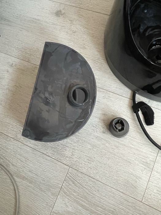 Срочно продам отпариватель марки Tefal