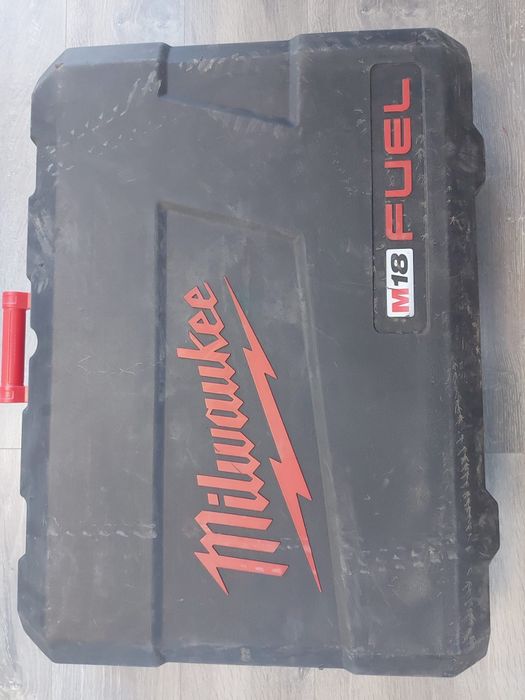 Bormasina talpa magnetica milwaukee