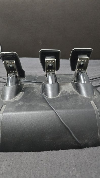 Volan si pedale  G923 Logitech cu butoane de playstation