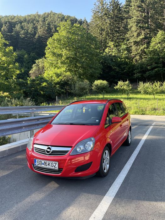Opel Zafira an fab. 2013 benzină + Gaz cmc.1,6 euro 5