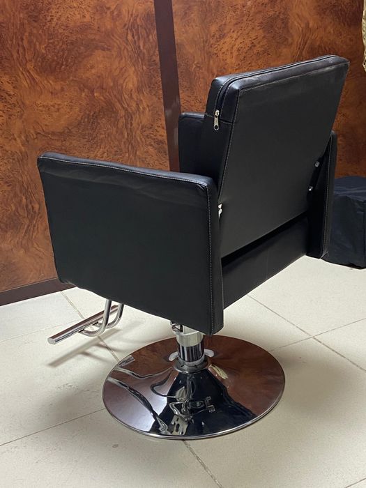 Парикмахерское кресло