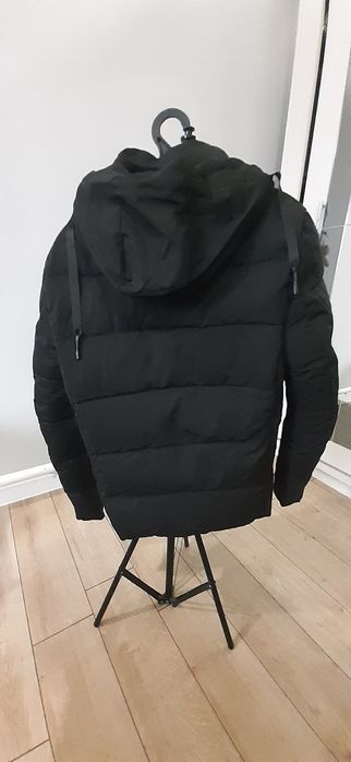 Продам куртка новая.