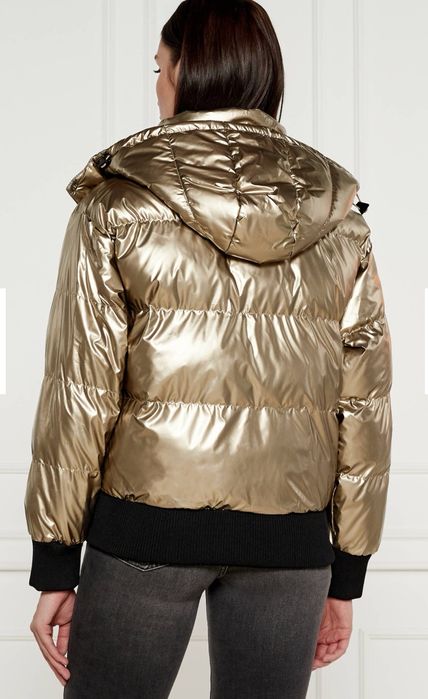 Дамско зимно яке Guess