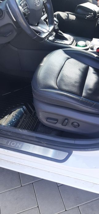 Vând Hyundai ioniq