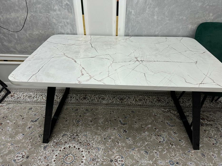 Стол продам новый!!