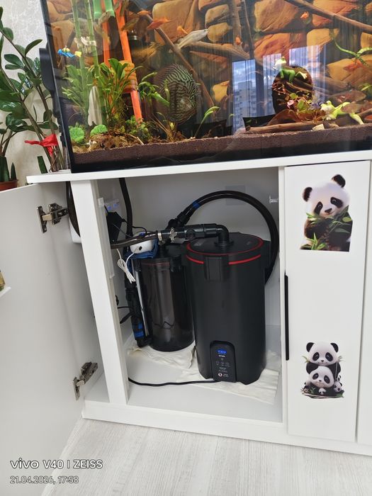 Аквариум на 275 литров.