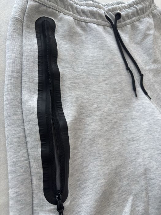 Сиви Nike Tech Fleece Къси Панталони