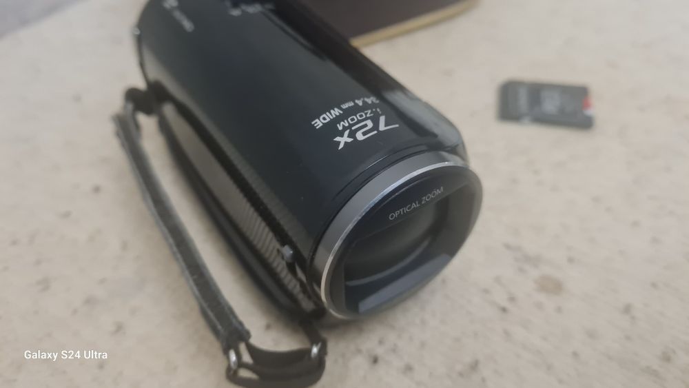 Видеокамера с ультра зумом