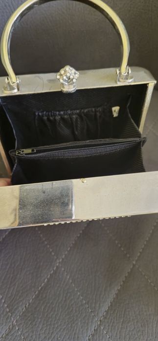 Малка дамска чанта