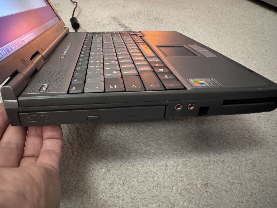 Laptop vintage Maxdata Celeron Win XP, functional
