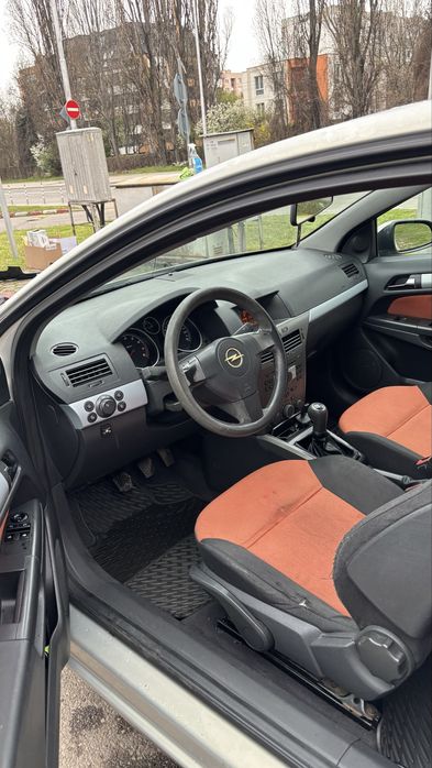 Продава се Опел Астра H