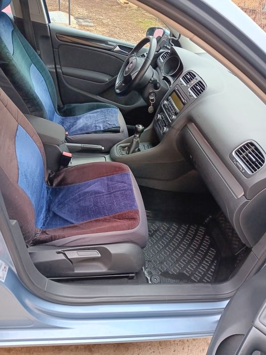 Vand vw golf 6 1.6 MPI an stare f bună