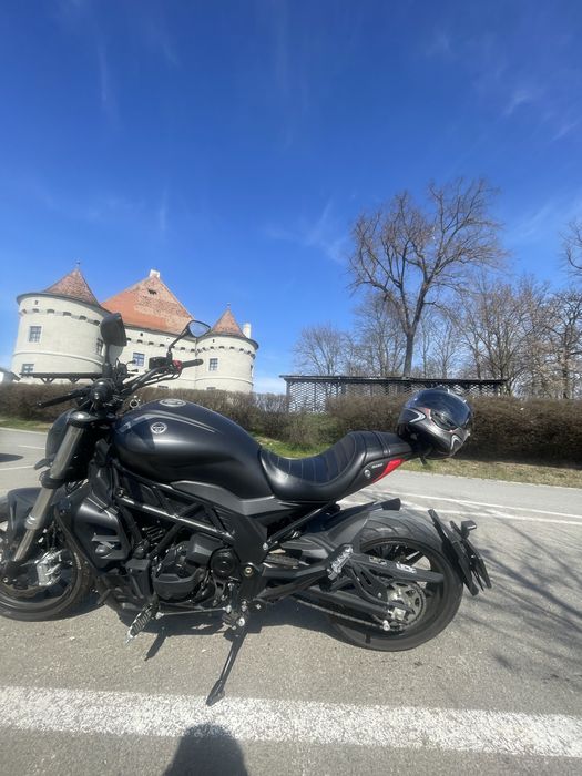 Benelli 502c 2022 cat. A2 sub 12.000 de km!!! Motocicleta