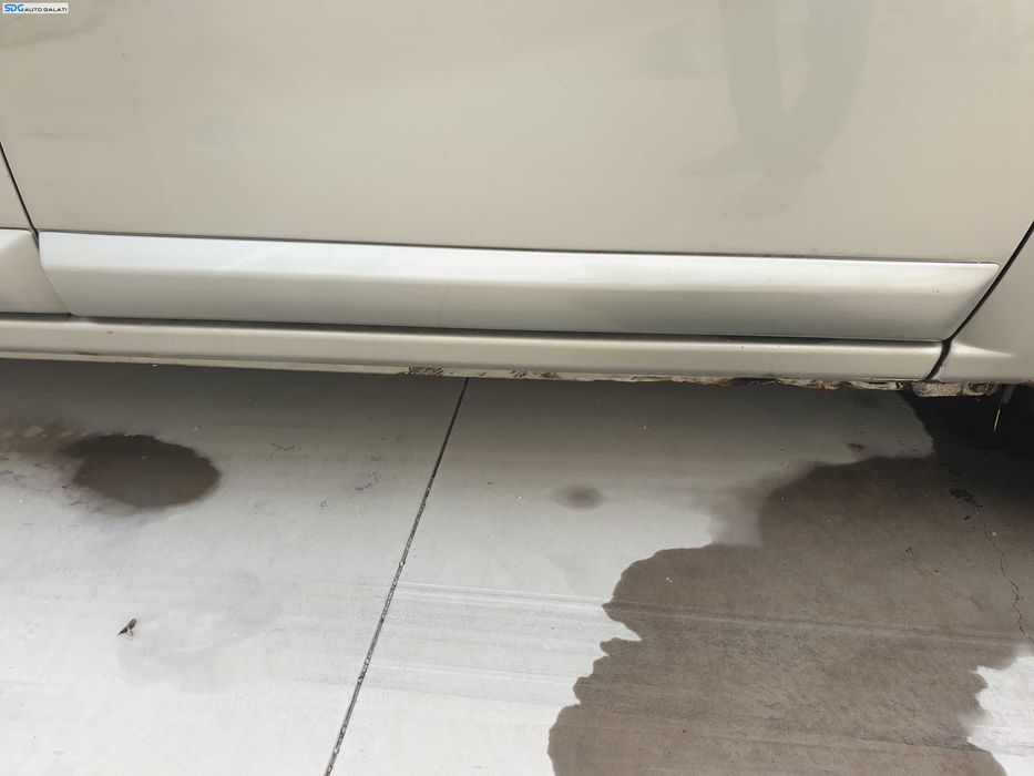 Bandou Ornament Plastic Inferior de pe Usa Usi Portiera Portiere Dreapta Fata Dacia Sandero 1 2008 - 2012 Culoare TEKNM [K8591]
