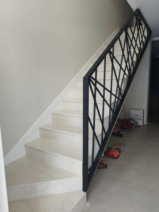 Метални,алумиеви, неръждаеми парапети