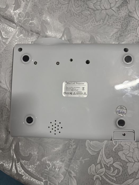 Mini video proiector. Leshp Led 3200lm 1080p 1920