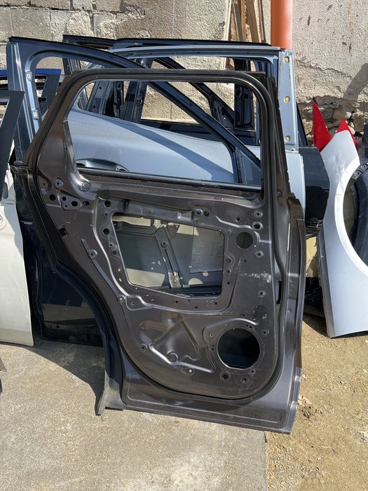 Range Rover Velar L560 facelift 2019 J8A220255AA задна лява врата