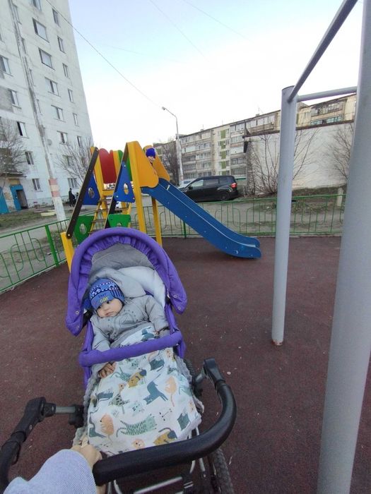 Продам детскую коляску 2в1