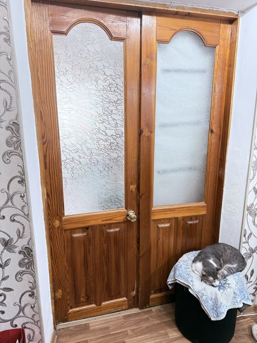 Продам деревянные межкомнатные двери