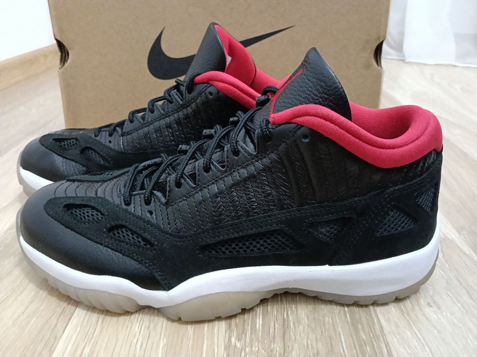 Adidași Jordan Retro mărimea 43 (Nike)