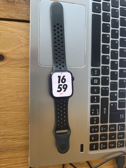 Applle Iwatch 7 Nike серия 45 мм.