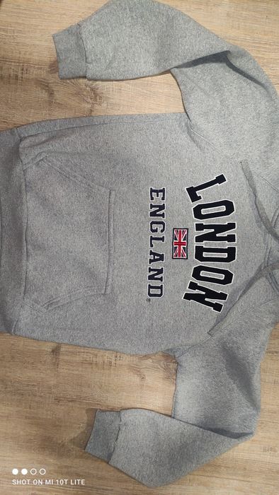 Суичър с качулка