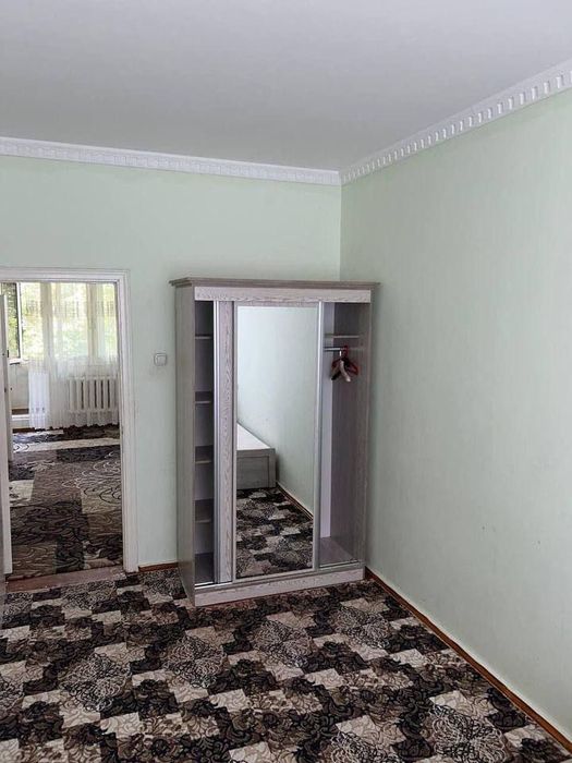 Kvartira ijaraga sheriklikka 2 kishi olinadi Mirzo ulugbek metroga 5 m