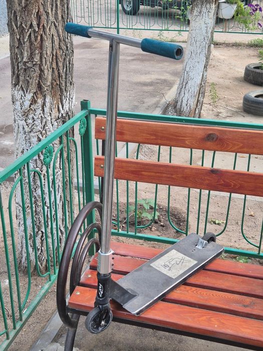 Продам самокат трюковой,подробности в лс