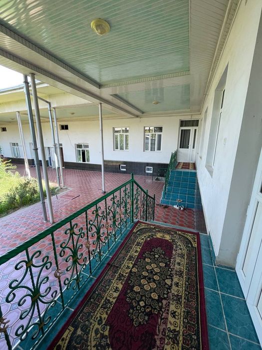 Hovli sotiladi 10 sotix