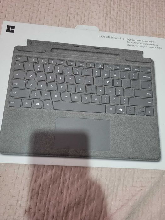 Surface Pro Keyboard с pen storage – Нова (отворена)