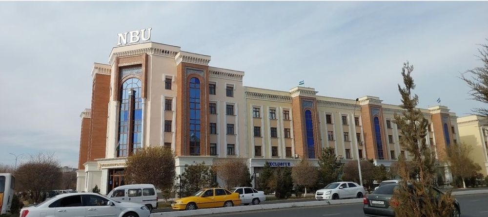 Arenda Al Xorazmiy kochada NBU bankni yoni 4 etaj 100 kvadrat 3 xonali