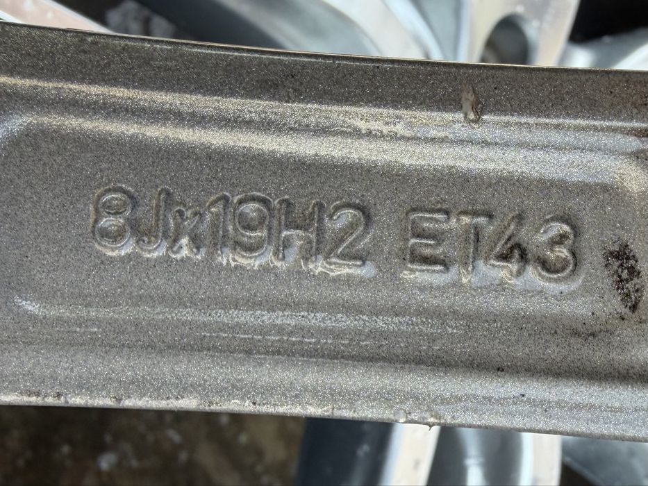 Jante / Roti Mercedes E W213 AMG : 245 40 19 / 275 35 19