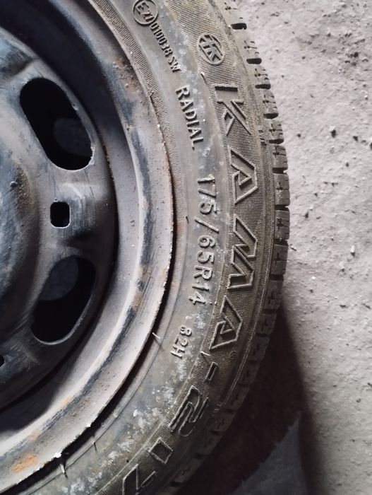 Запаска и диск на Фольксваген