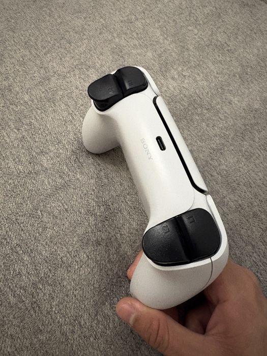 Продам оригинальный джойстик PS5 DualSense