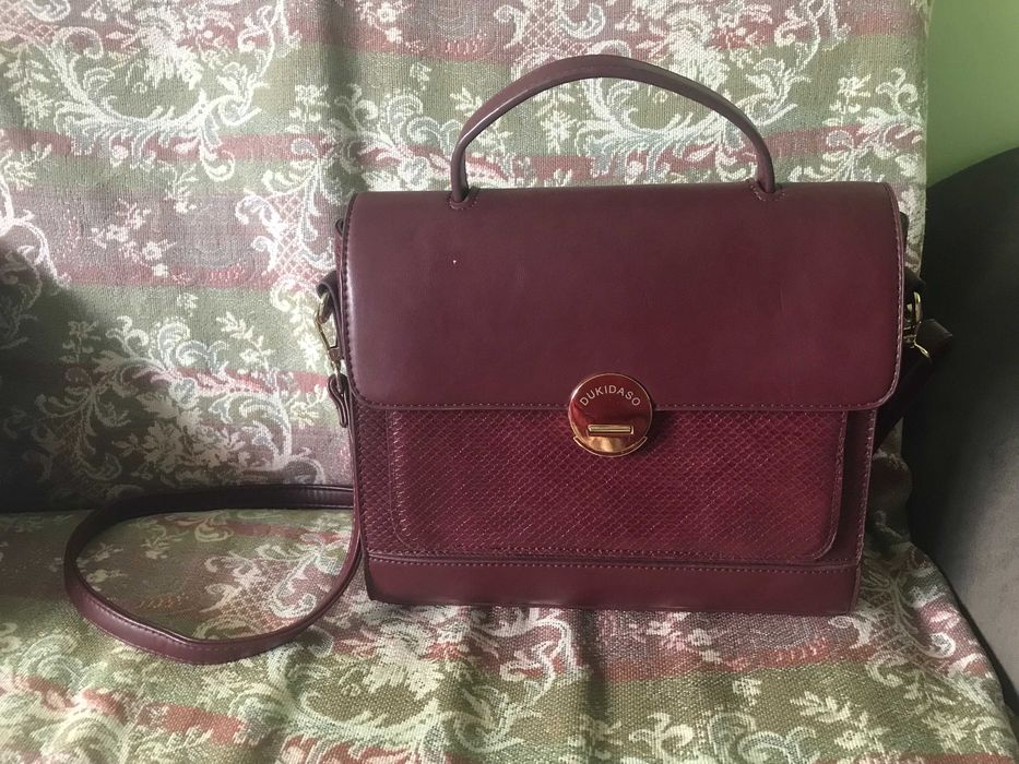 Дамски чанти от изкуствена кожа