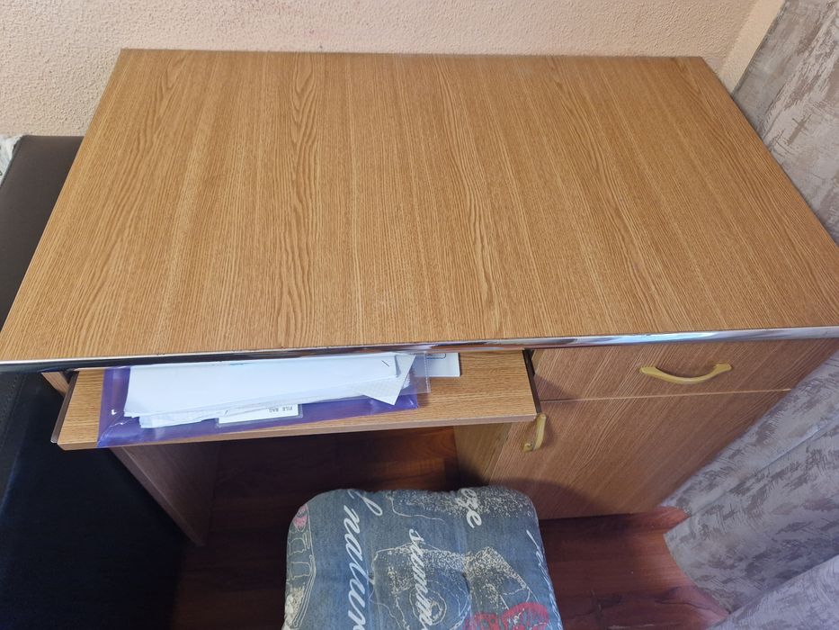 Birou dragut în condiții bune