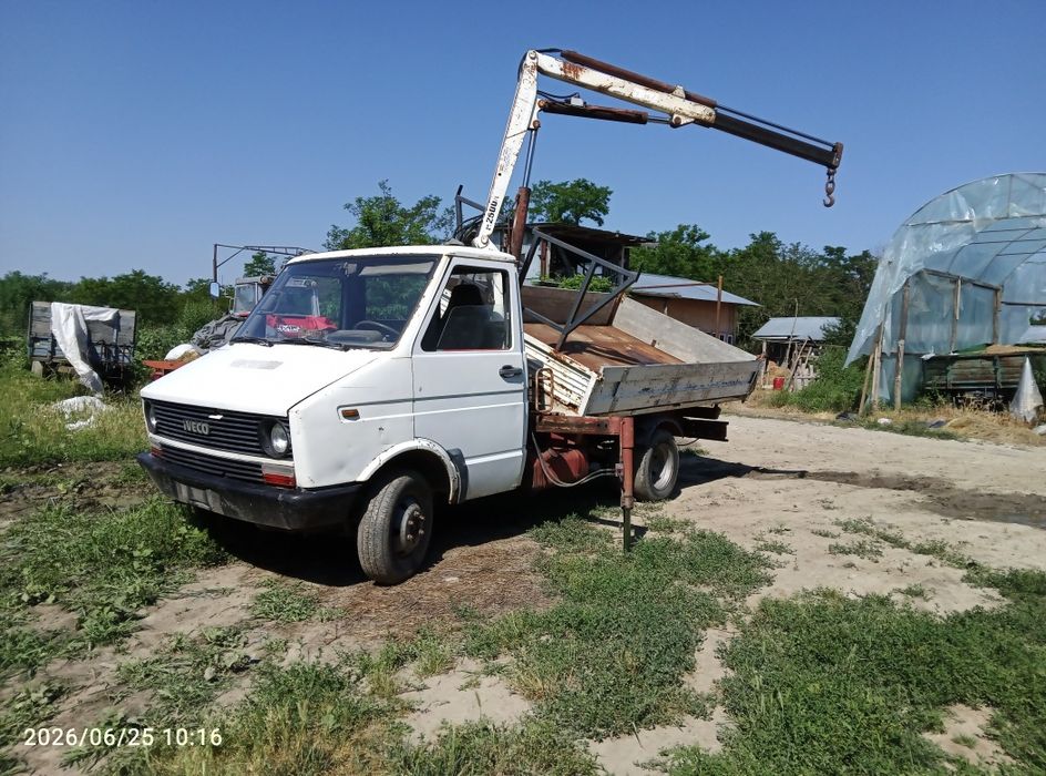 Iveco 35-8 basculabil + macara