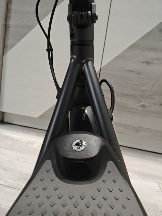 Електрическа тротинетка Segway-Ninebot F40 - В Отлично състояние