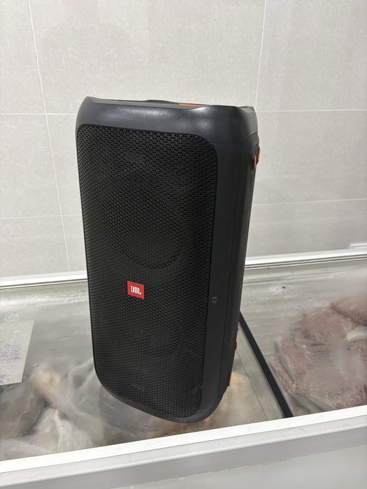 JBL Paty Box 100