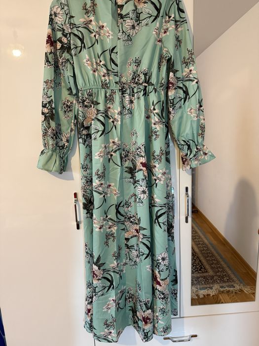 Vand rochie o singura purtare