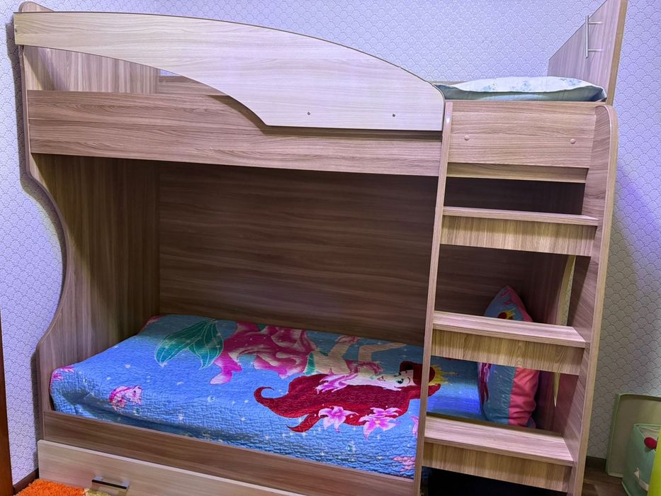 Двухярусная кровать